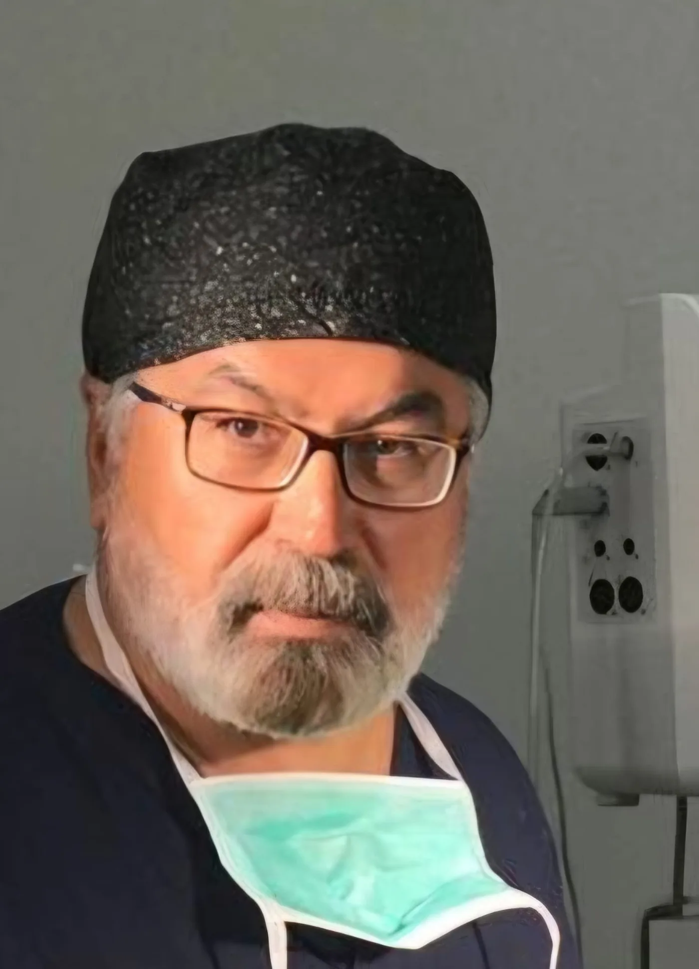 Op. Dr. İrfan Erdem - Ankara Estetik ve Plastik Cerrahi Uzmanı