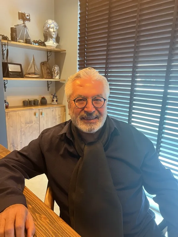 Op. Dr. İrfan Erdem - Ankara rinoplasti uzmanı, burun estetiği cerrahı